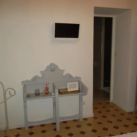 Maison d'hôtes Aux Roses De L'etang *