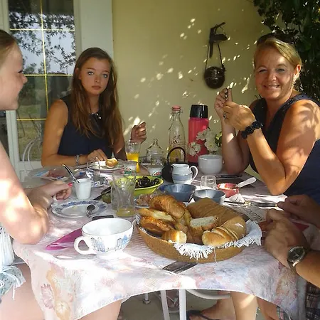 Maison d'hôtes Aux Roses De L'etang Capestang