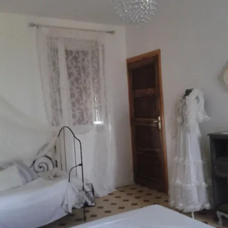 Maison d'hôtes Aux Roses De L'etang Capestang