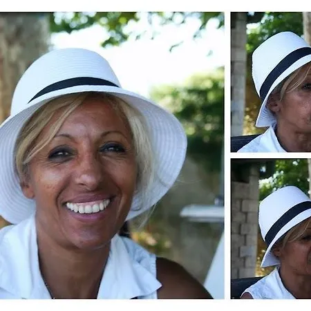 Pensión Aux Roses De L'etang