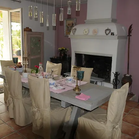 Maison d'hôtes Aux Roses De L'etang