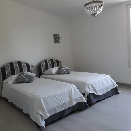 Aux Roses De L'etang Maison d'hôtes *