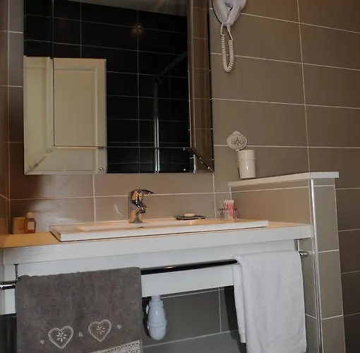 Πανσιόν Aux Roses De L'etang *