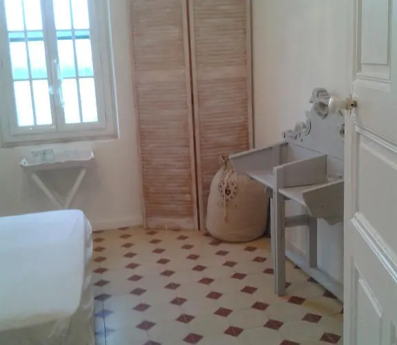 Πανσιόν Aux Roses De L'etang