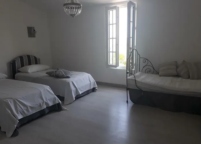 Πανσιόν Aux Roses De L'etang *