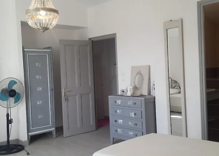 Πανσιόν Aux Roses De L'etang *